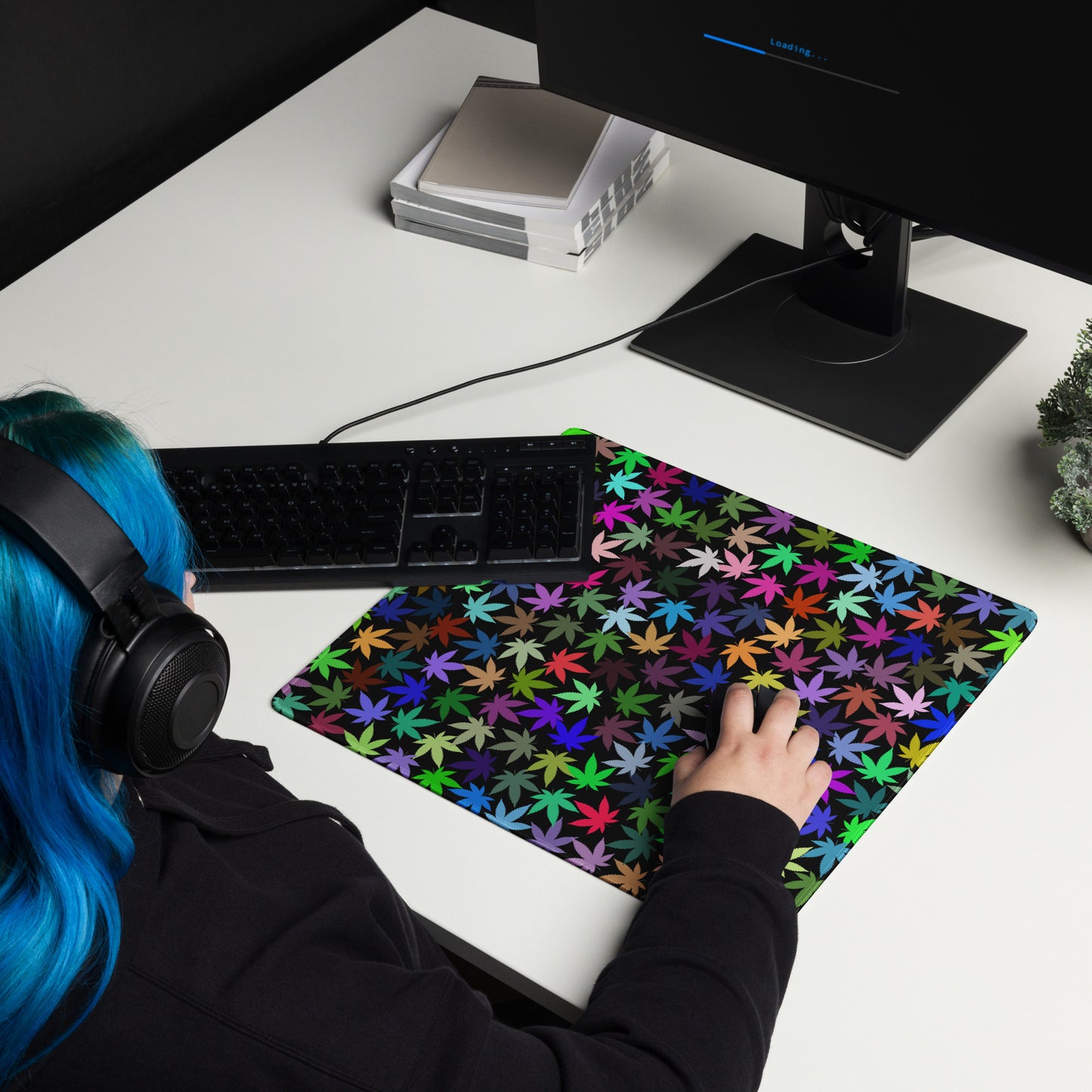 Prismatic Leaf Black Gaming mouse pad